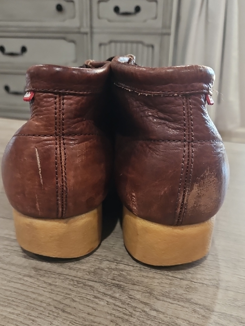 Clarks Men’s Brown Leather Chukka Boots with Tan Crepe Sole 10.5/11 - Picture 4 of 11